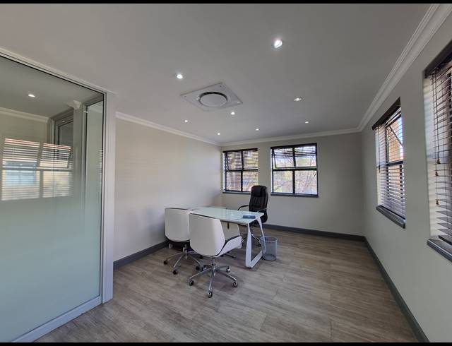 175M² OFFICE TO LET IN DUNKELD WEST